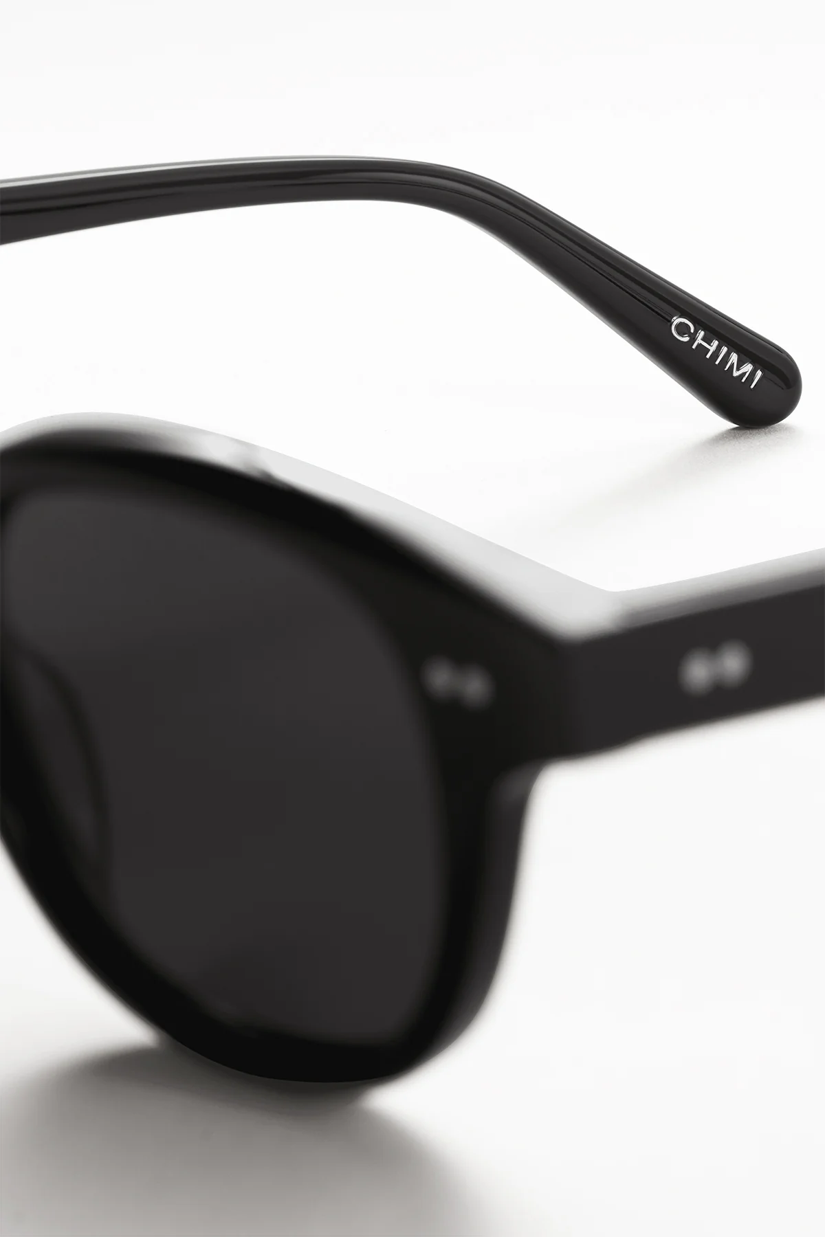 01 SUNGLASSES BY CHIMI - Image 3
