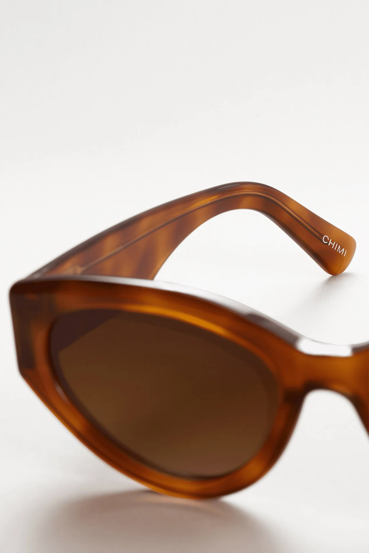 06 SUNGLASSES BY CHIMI - Image 7