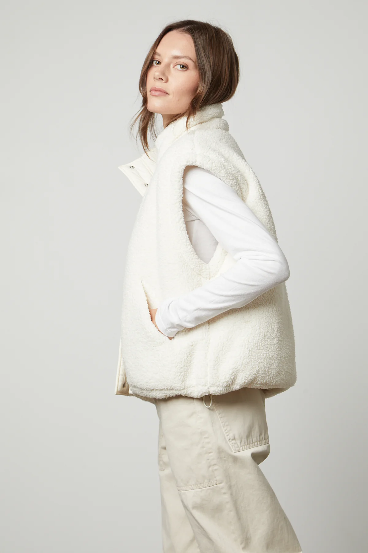 ALICIA REVERSIBLE PUFFER SHERPA VEST - Image 3