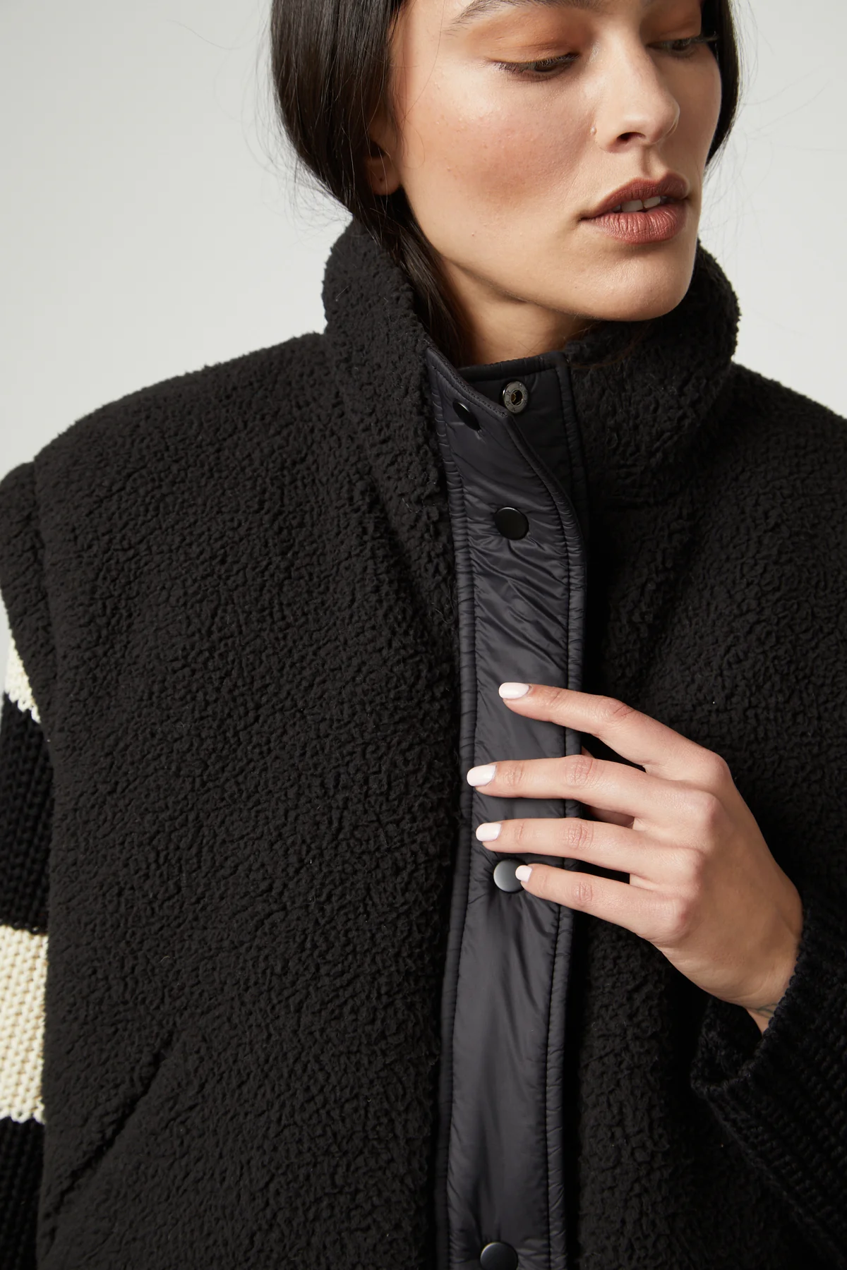 ALICIA REVERSIBLE PUFFER SHERPA VEST - Image 9