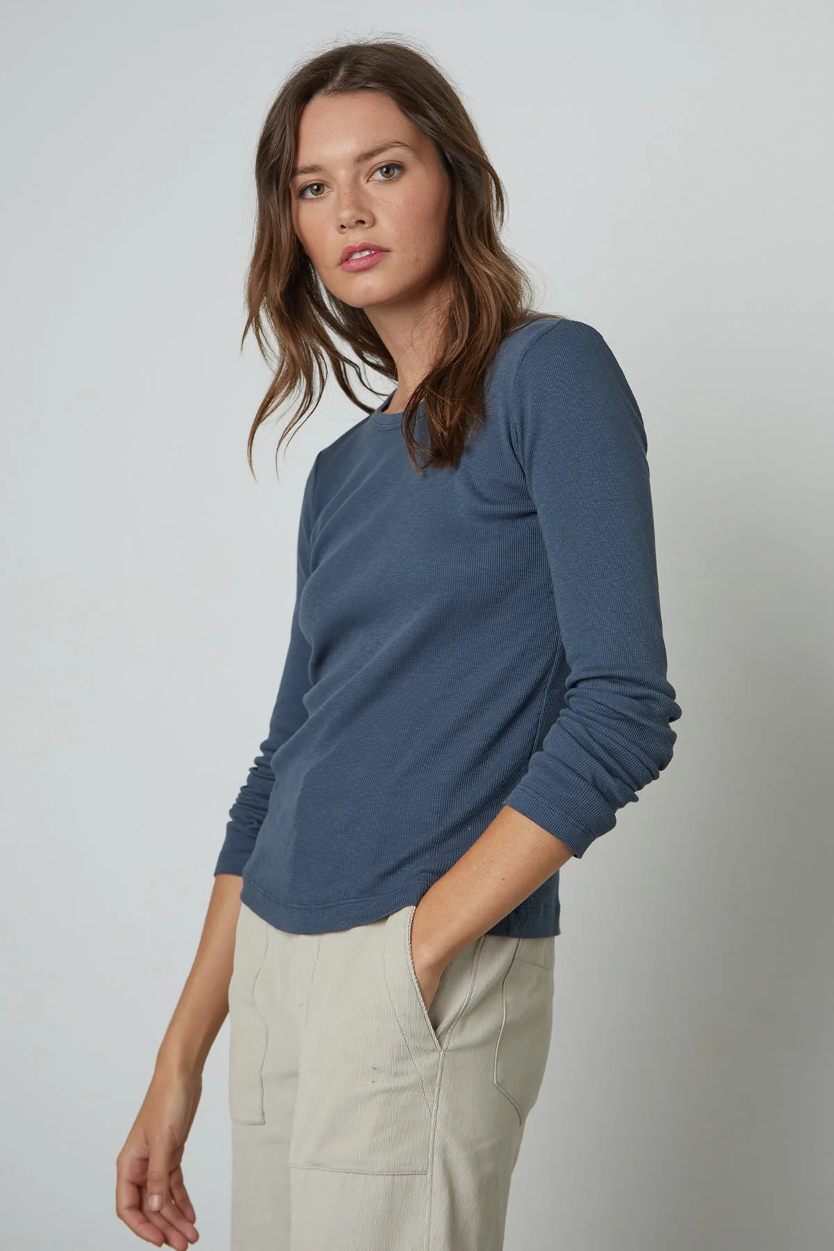 BAYLER RIBBED SCOOP NECK TEE - Image 11