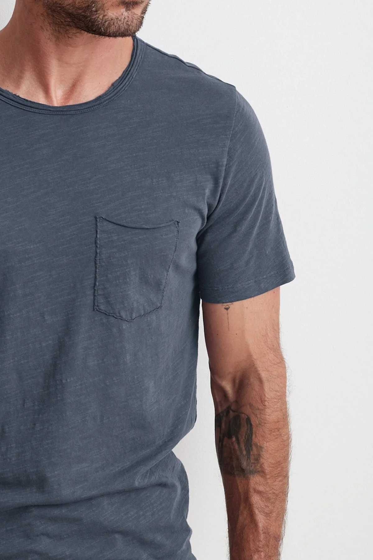 CHAD RAW EDGE COTTON SLUB POCKET TEE - Image 11