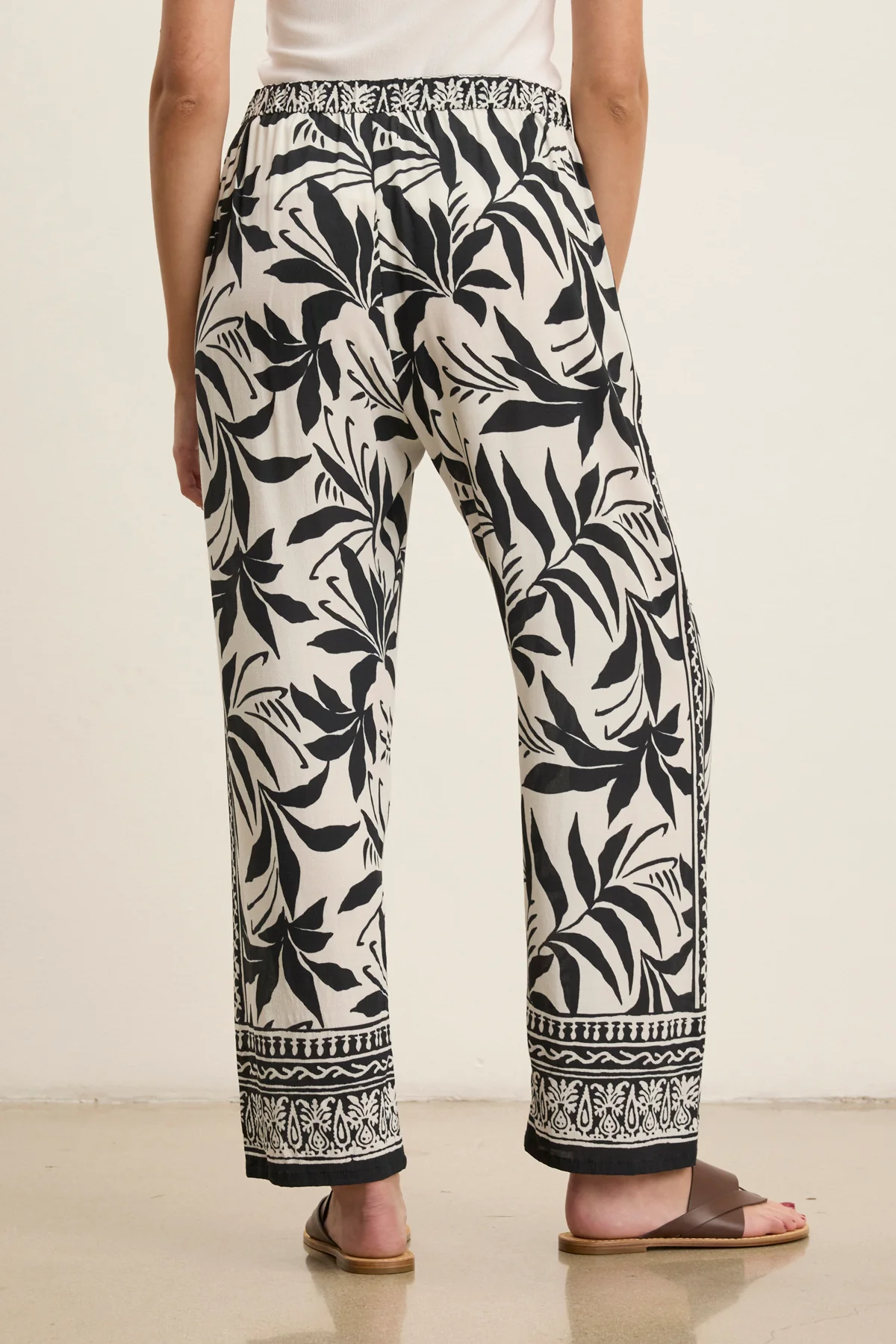 CLAUDIA PANT - Image 5