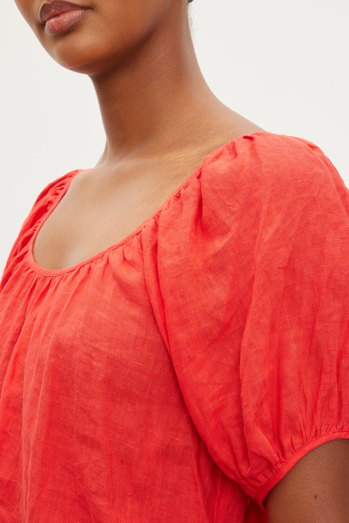 DANA LINEN SCOOP NECK TOP - Image 5