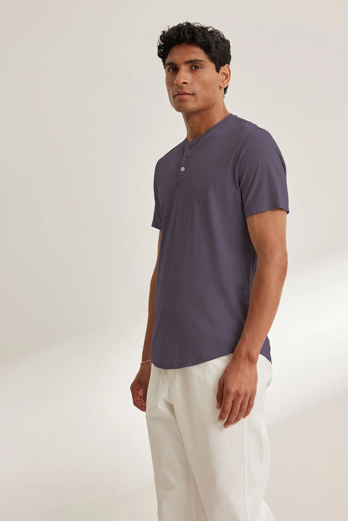 FULTON HENLEY - Image 3