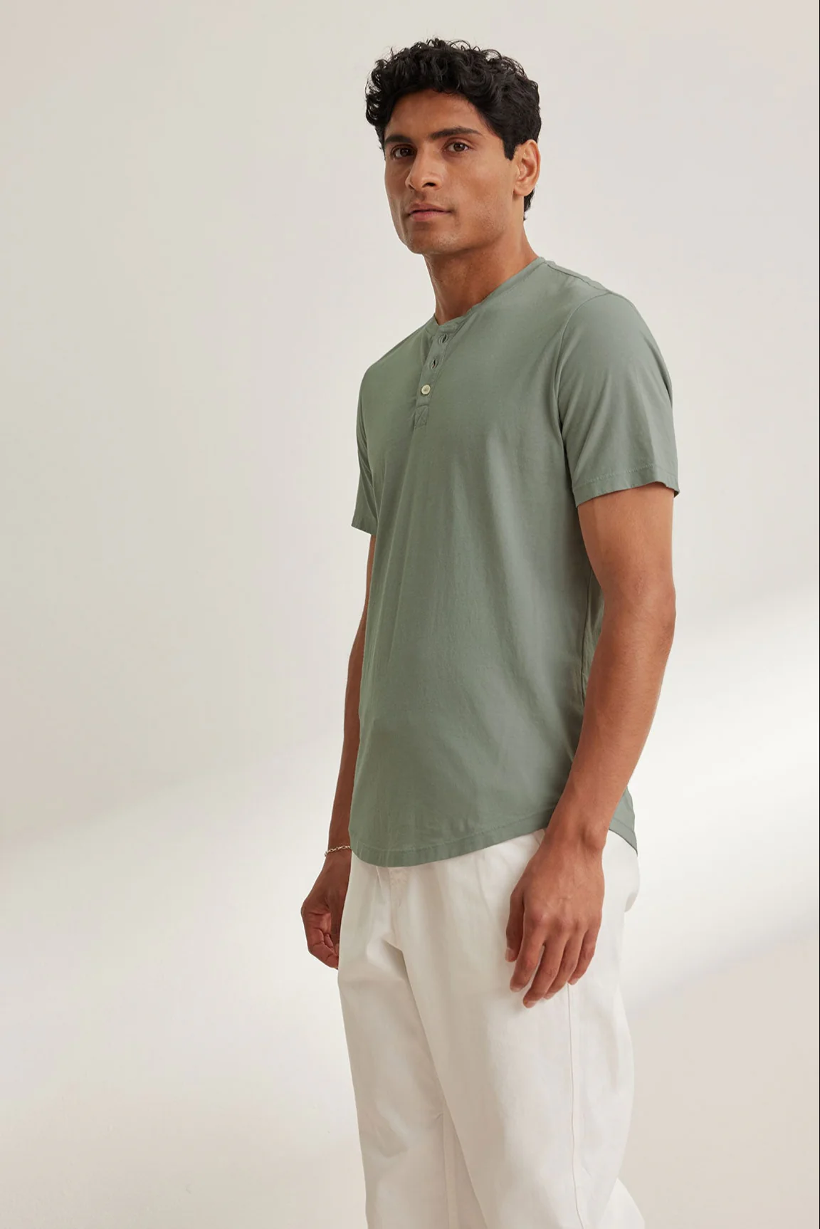 FULTON HENLEY - Image 8