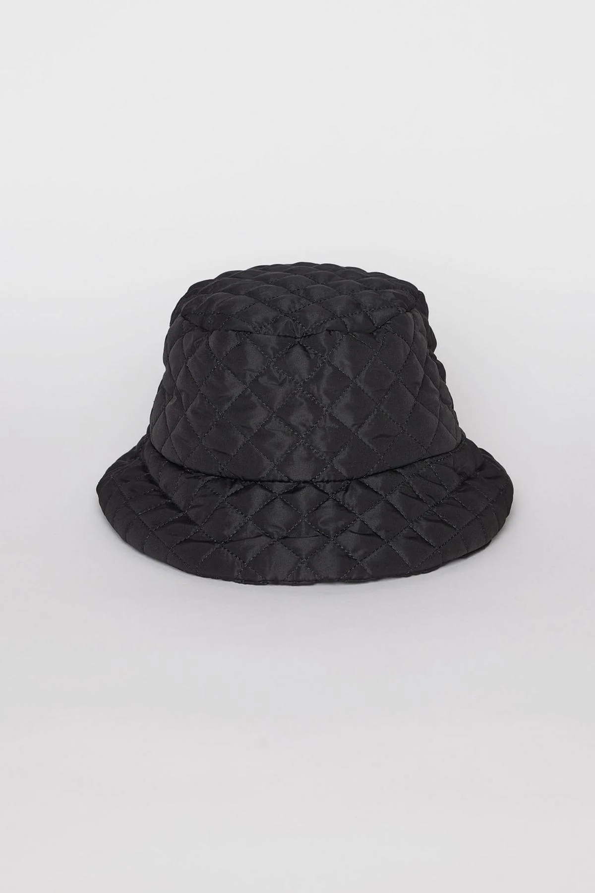 MODERN QUILTED BUCKET HAT - Image 3