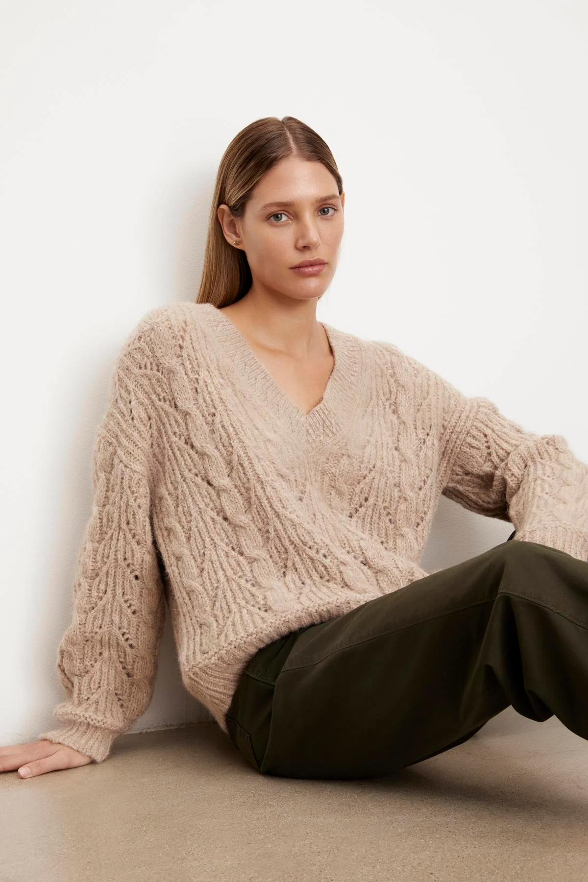 SADE ALPACA BLEND V-NECK SWEATER - Image 6