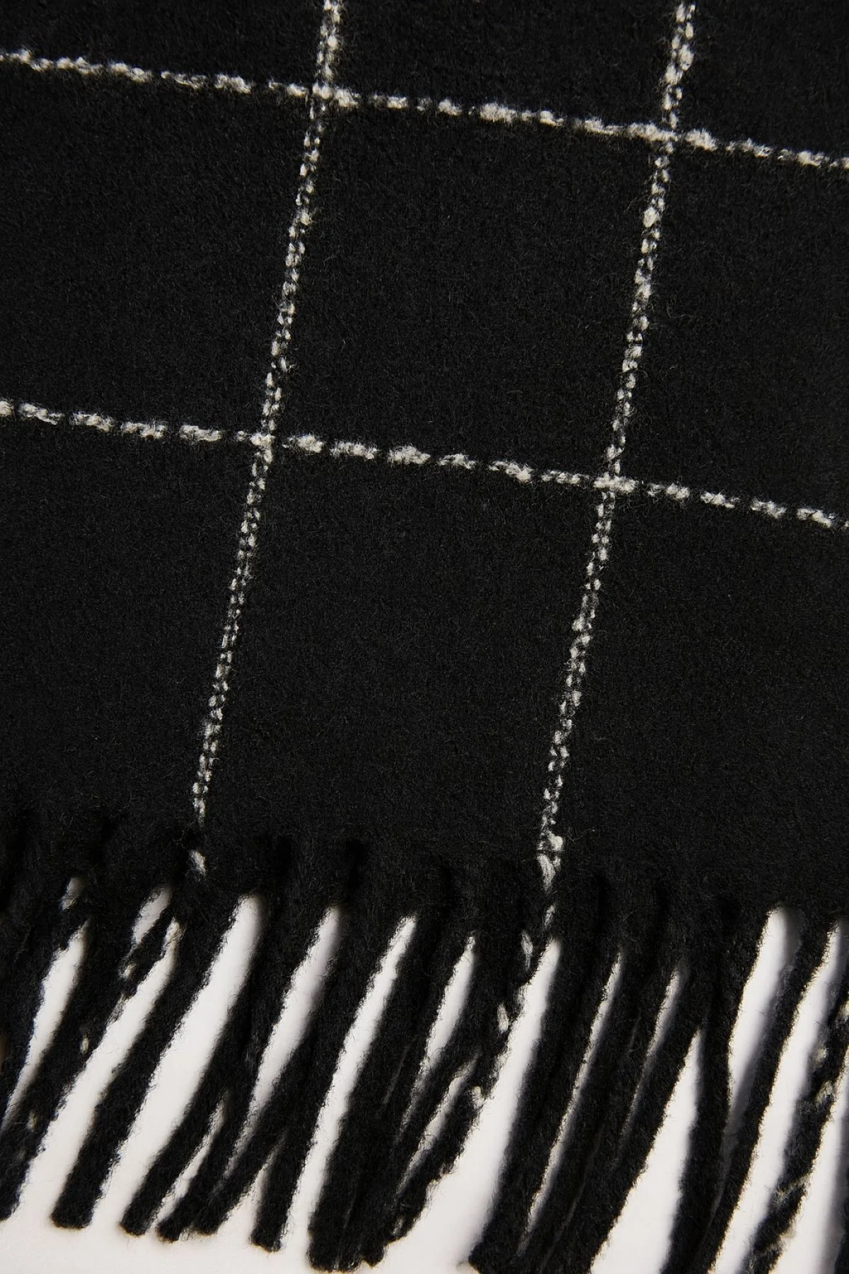 WINDOWPANE MUFFLER - Image 2